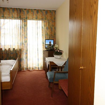 Hotel Baeren Garni Freiburg Bagian luar foto
