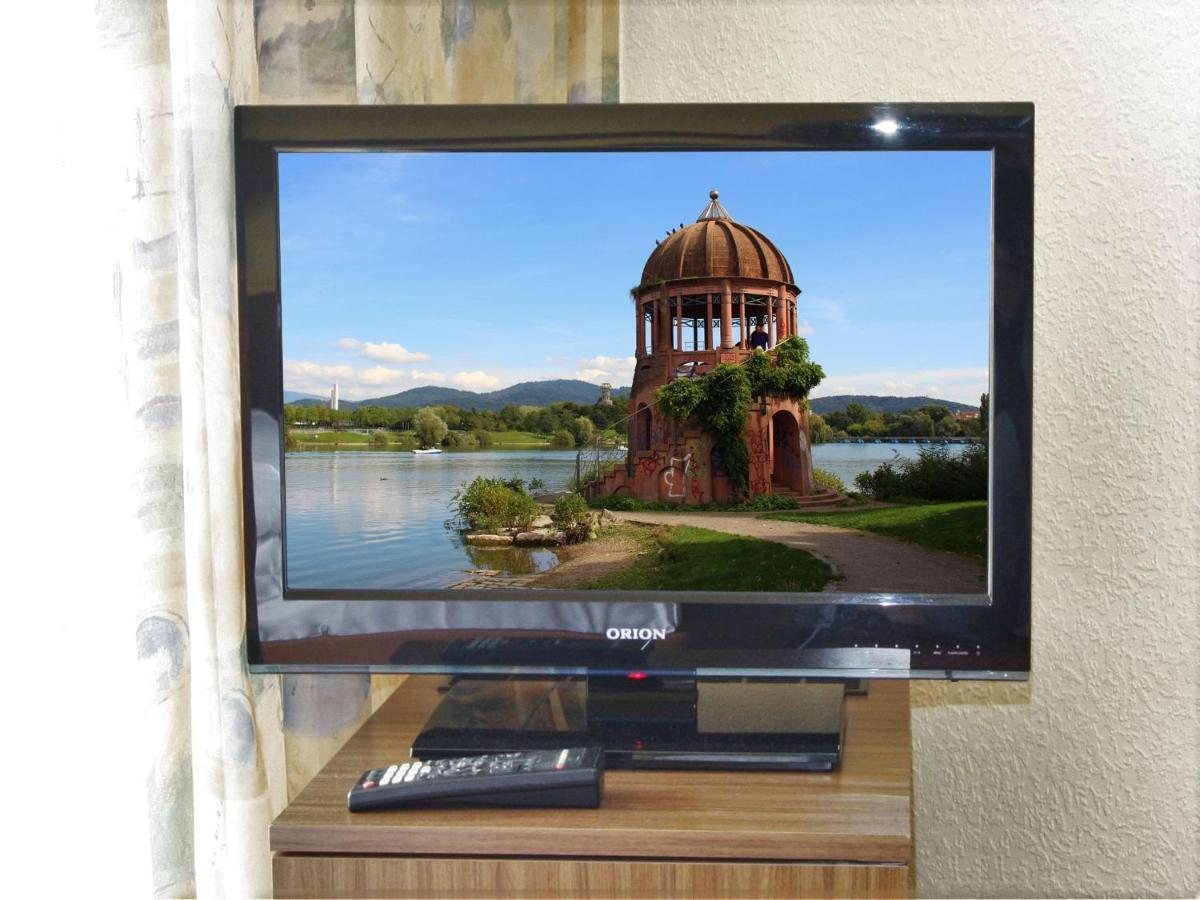 Hotel Baeren Garni Freiburg Bagian luar foto